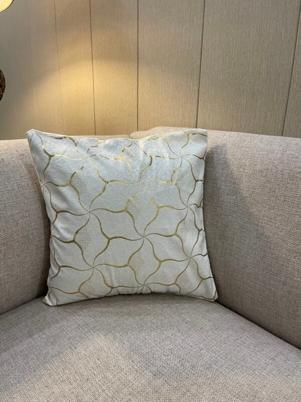 Cushion White & Gold